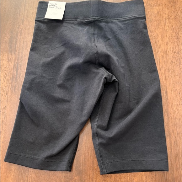Nike Mid Rise Biker Shorts Black XS NWT Tight Fit Stretch Athletic Workout - Picture 5 of 5